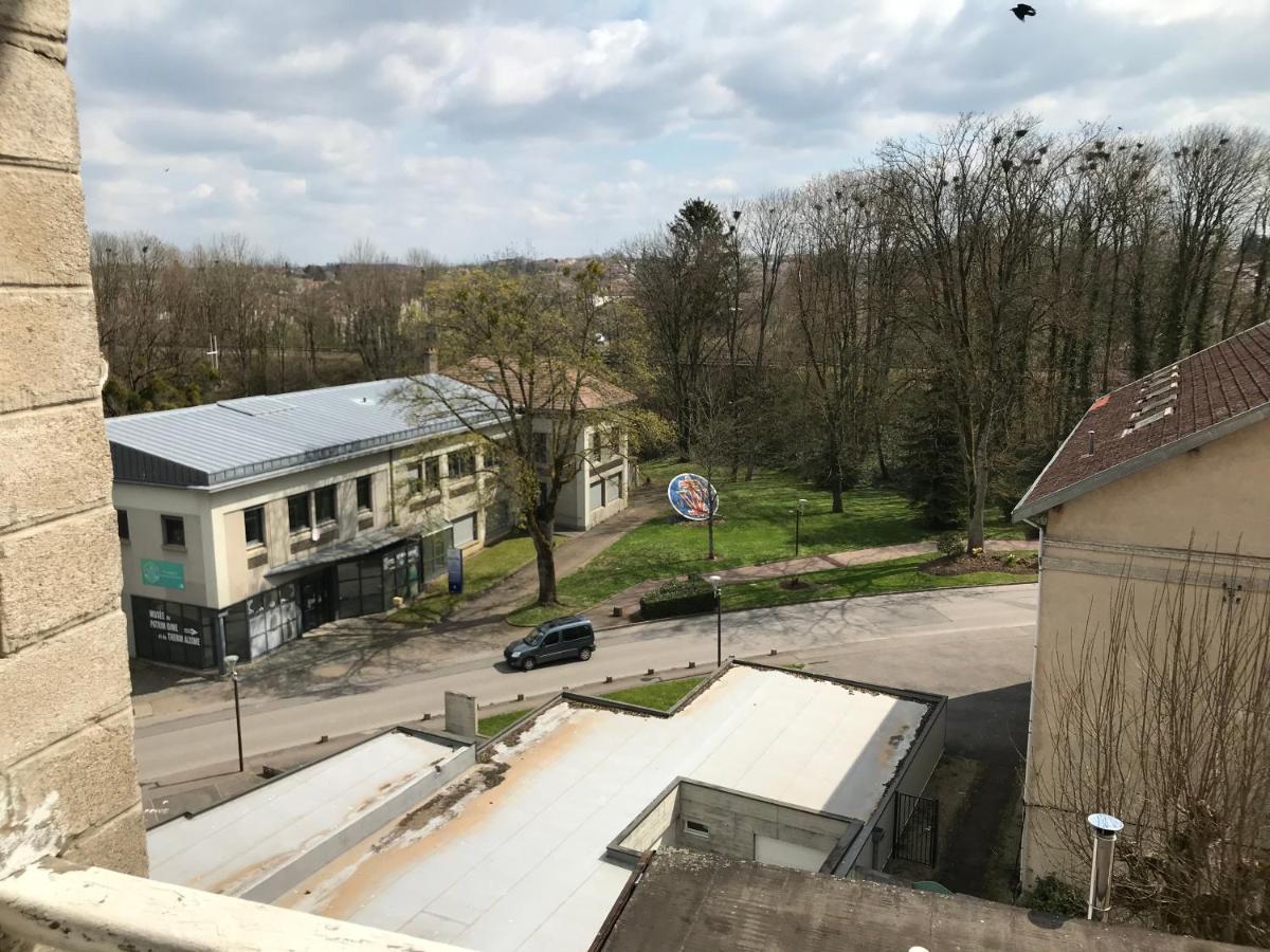Studio Meuble Et Lumineux 20M2 Apartment Vittel Exterior foto