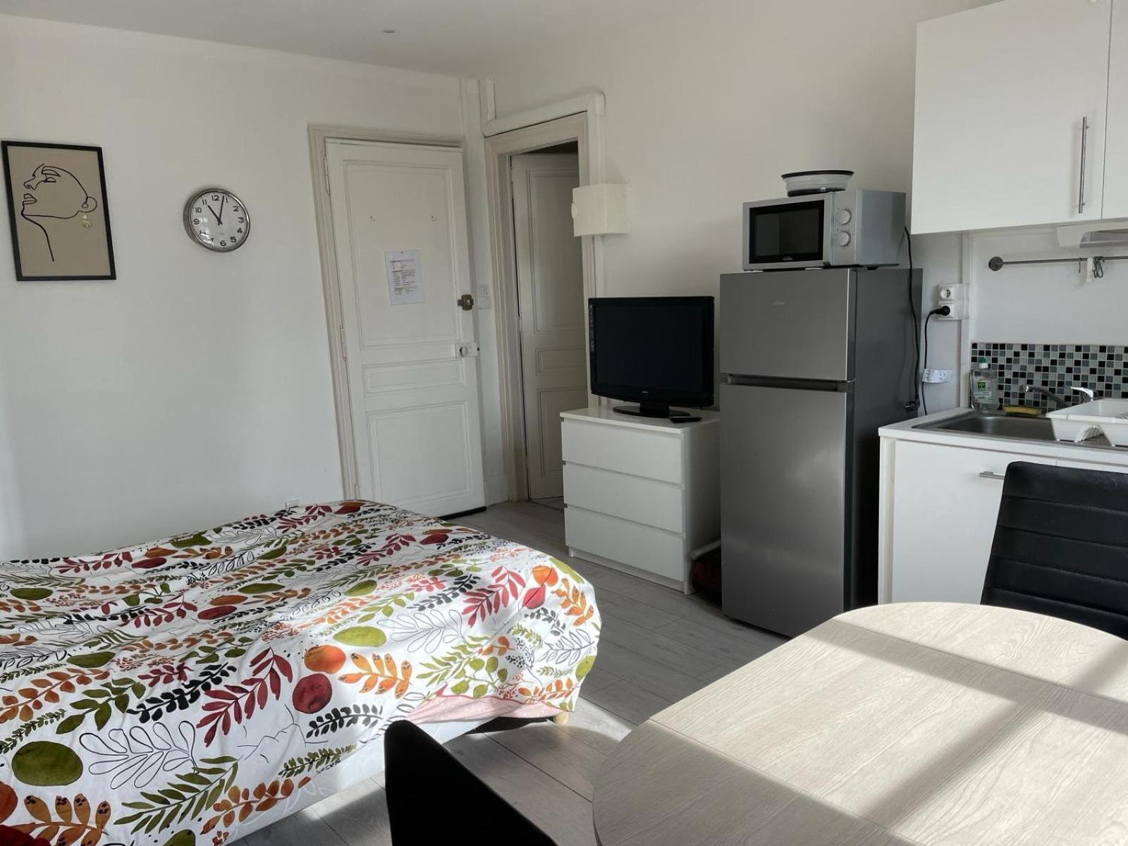 Studio Meuble Et Lumineux 20M2 Apartment Vittel Exterior foto